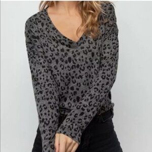 Rails Linen Long Sleeve Top Shirt Gray Sami Charcoal Leopard V-neck Sweater